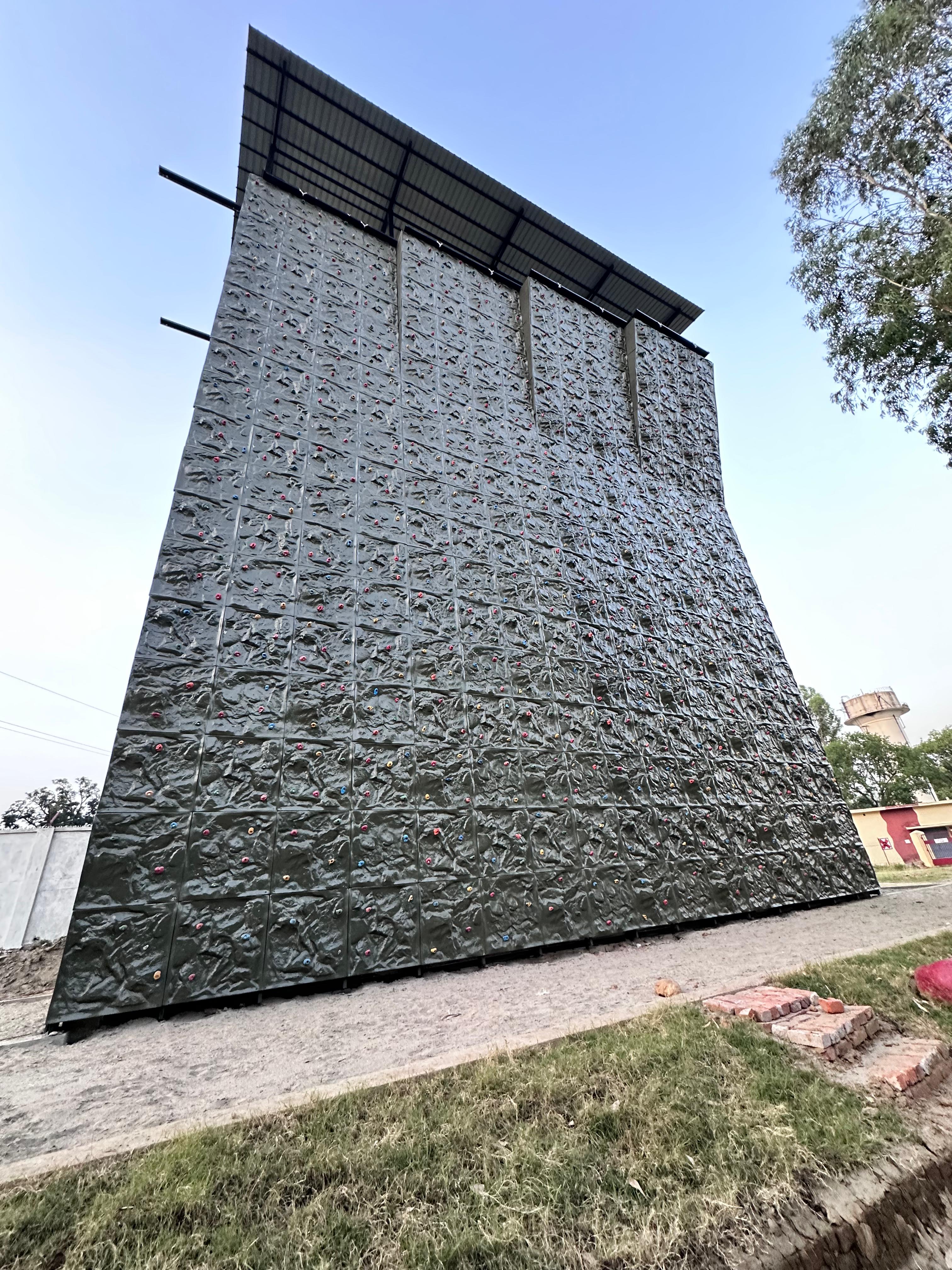9 Para – Elite Climbing Wall Installation